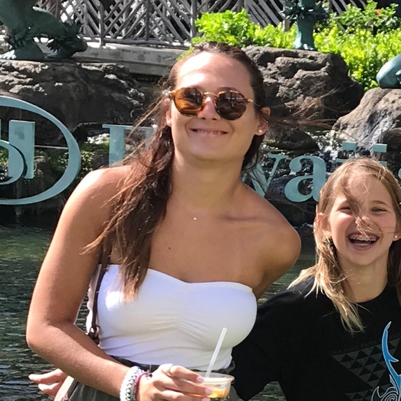 Meet your Posher, Amber - Picture 1 of 1